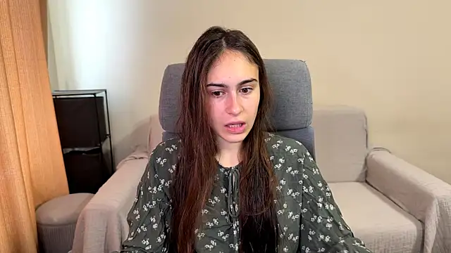 AliceKolltt online show from October 15, 2025, 7:49 am