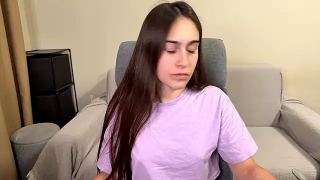 AliceKolltt online show from February 11, 2026, 4:18 pm