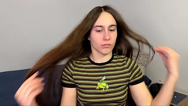 AliceKolltt online show from April 18, 2026, 9:04 pm