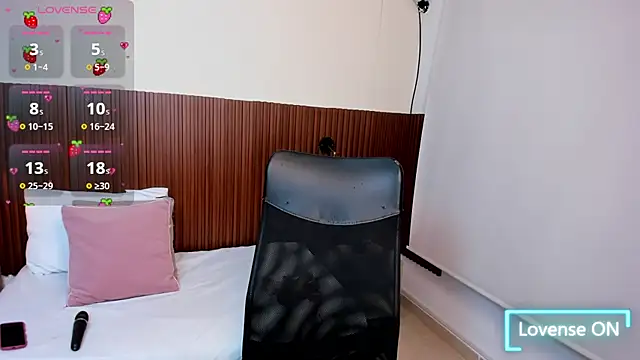 Aabby lee online show from November 30, 2025, 7:36 pm