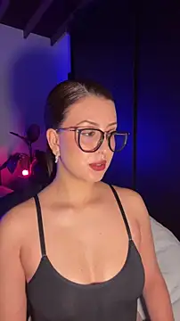 EmaSaenz online show from January 6, 2026, 9:19 pm