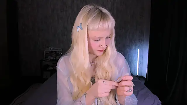 MariaMango online show from November 14, 2025, 2:15 am