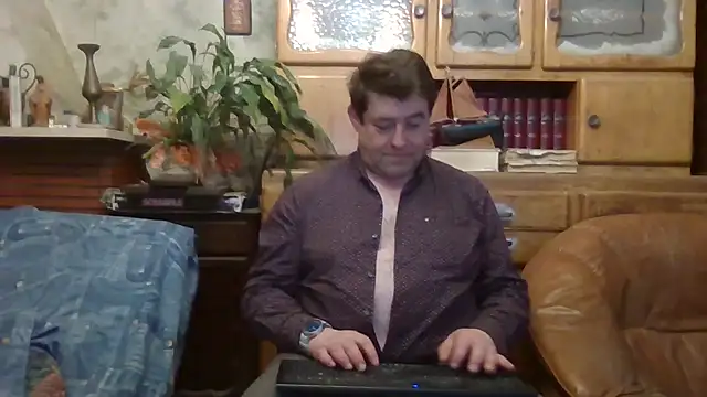 Snapshot of sympatrique chatting on February 14, 2025, 8:48 pm sympatrique online show from February 14, 2025, 8:48 pm