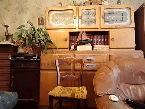 Snapshot of sympatrique chatting on March 22, 2025, 9:45 am sympatrique online show from March 22, 2025, 9:45 am