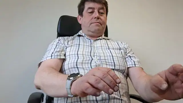 Snapshot of sympatrique chatting on September 17, 2025, 12:40 pm sympatrique online show from September 17, 2025, 12:40 pm