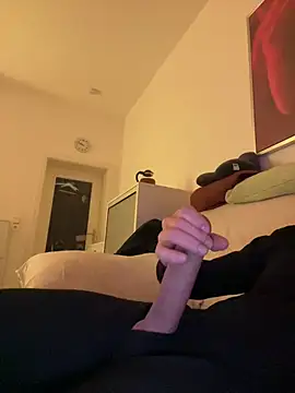 Frank22xx online show from February 6, 2026, 8:49 pm