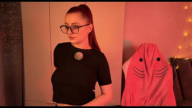 RozieRose online show from December 2, 2025, 2:34 am