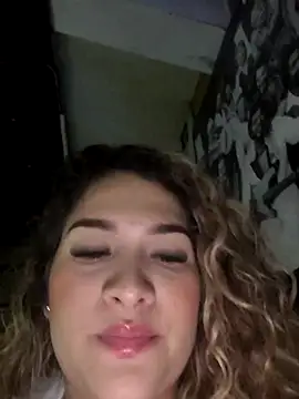 Sara smiiith211 online show from October 26, 2025, 2:01 am