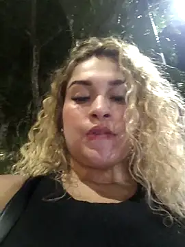 Sara smiiith211 online show from December 20, 2025, 12:13 am