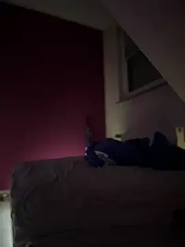 Snapshot of Bennyben8604 chatting on March 13, 2025, 2:49 am Bennyben8604 online show from March 13, 2025, 2:49 am