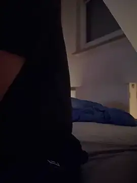 Snapshot of Bennyben8604 chatting on February 28, 2025, 12:43 am Bennyben8604 online show from February 28, 2025, 12:43 am