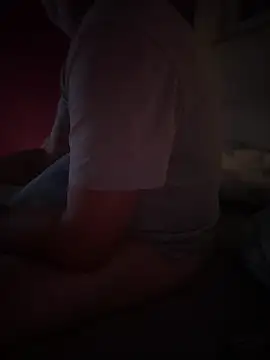 Snapshot of Bennyben8604 chatting on December 14, 2024, 5:40 am Bennyben8604 online show from December 14, 2024, 5:40 am