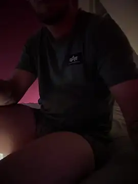 Snapshot of Bennyben8604 chatting on March 7, 2025, 2:25 am Bennyben8604 online show from March 7, 2025, 2:25 am