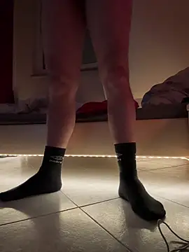 Snapshot of Bennyben8604 chatting on December 6, 2024, 10:02 pm Bennyben8604 online show from December 6, 2024, 10:02 pm