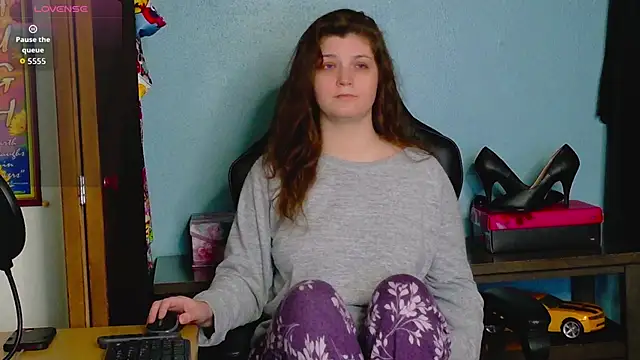 Snapshot of TreeJeanne chatting on November 10, 2025, 1:21 am TreeJeanne online show from November 10, 2025, 1:21 am