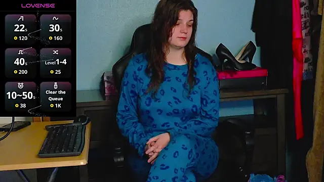 Snapshot of TreeJeanne chatting on November 25, 2025, 1:28 am TreeJeanne online show from November 25, 2025, 1:28 am