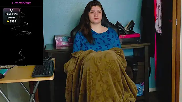 Snapshot of TreeJeanne chatting on November 22, 2025, 3:38 am TreeJeanne online show from November 22, 2025, 3:38 am