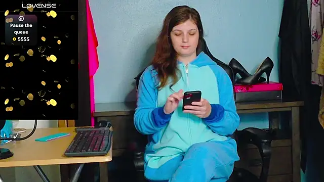 Snapshot of TreeJeanne chatting on November 1, 2025, 3:13 am TreeJeanne online show from November 1, 2025, 3:13 am