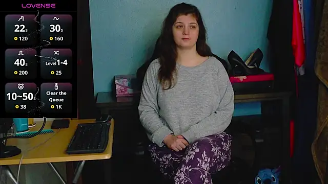 Snapshot of TreeJeanne chatting on November 18, 2025, 2:27 am TreeJeanne online show from November 18, 2025, 2:27 am