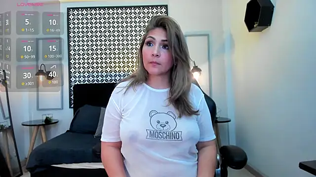 Snapshot of Melanie_silver_ chatting on November 11, 2025, 8:58 pm Melanie silver online show from November 11, 2025, 8:58 pm