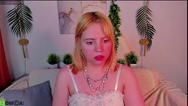 Stacy Luv online show from November 12, 2025, 9:57 am