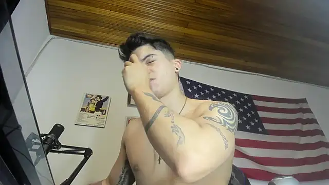 charlie hotxxx online show from April 16, 2026, 3:29 am