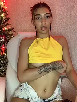 Snapshot of _Aura- chatting on January 5, 2025, 10:40 pm  Aura- online show from January 5, 2025, 10:40 pm