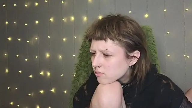 kortny yo online show from February 14, 2025, 9:43 pm