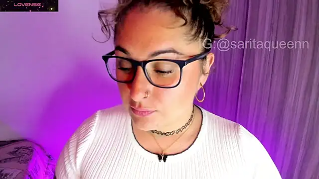 saara queen  online show from November 18, 2025, 1:32 am