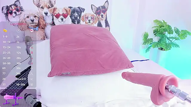 ashley nicoll online show from October 31, 2025, 2:02 pm