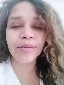 Snapshot of Alma_Sexyy chatting on December 3, 2025, 7:35 pm Alma Sexyy online show from December 3, 2025, 7:35 pm