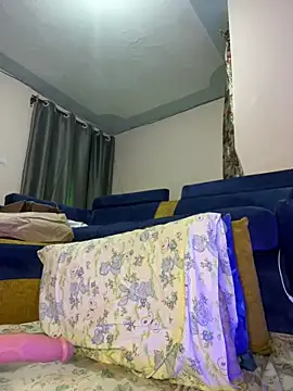 Snapshot of Cherrytowild chatting on October 19, 2025, 5:37 pm Cherrytowild online show from October 19, 2025, 5:37 pm