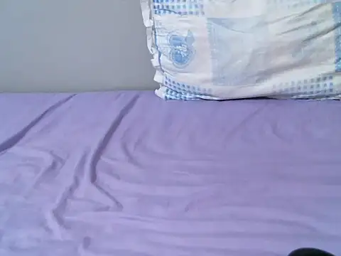 Snapshot of femaqueen chatting on October 25, 2025, 7:36 pm femaqueen online show from October 25, 2025, 7:36 pm