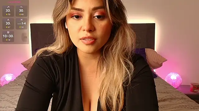 Celiahenn online show from February 16, 2026, 1:04 am