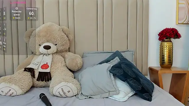 Snapshot of izadii chatting on October 2, 2025, 6:44 pm izadii online show from October 2, 2025, 6:44 pm