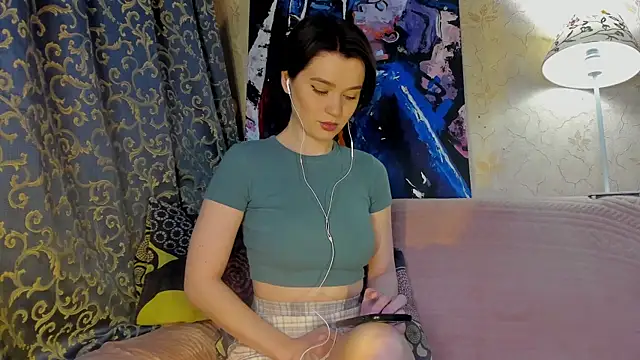 Snapshot of JamieAomi chatting on February 22, 2025, 1:33 am JamieAomi online show from February 22, 2025, 1:33 am