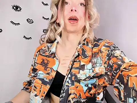 victoria qq online show from November 13, 2025, 10:02 pm