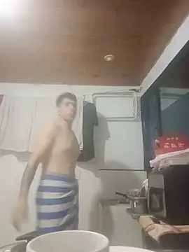 Snapshot of christian_cute chatting on July 10, 2026, 1:05 am christian cute online show from July 10, 2026, 1:05 am