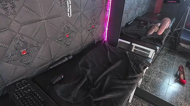 Natasha Wolff01  online show from February 26, 2025, 5:31 pm