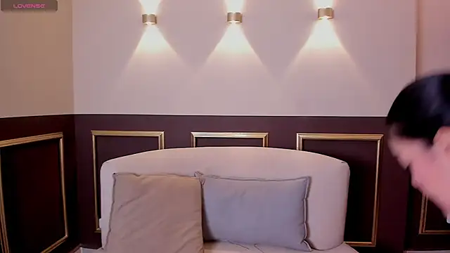 lexiethompson  online show from January 12, 2026, 12:12 pm