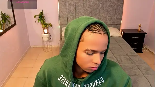 Snapshot of Noah_Smith04 chatting on November 23, 2025, 4:55 am Noah Smith04 online show from November 23, 2025, 4:55 am