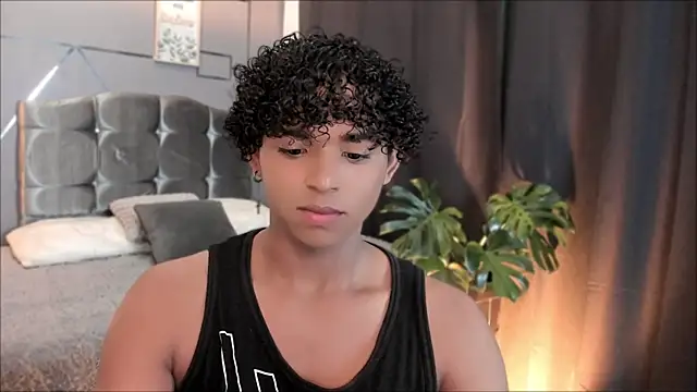 Snapshot of Noah_Smith04 chatting on November 19, 2025, 12:27 pm Noah Smith04 online show from November 19, 2025, 12:27 pm