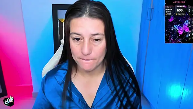 Saskyaa online show from December 14, 2025, 2:44 pm