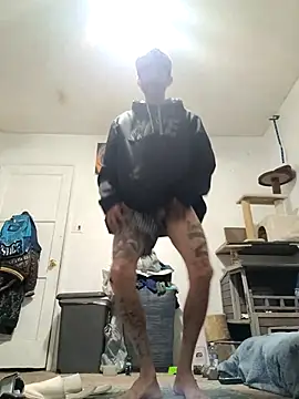 Snapshot of LongDickZee562 chatting on November 22, 2025, 9:08 am LongDickZee562 online show from November 22, 2025, 9:08 am