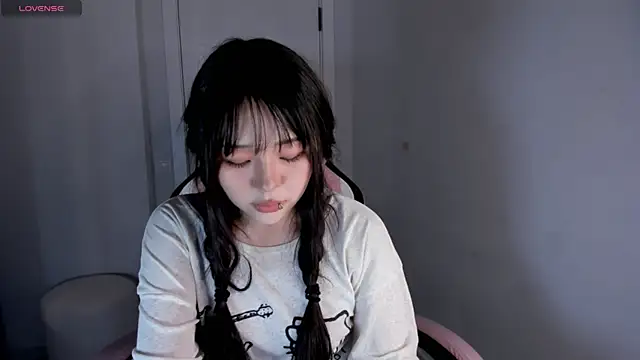 hee young11 online show from October 26, 2025, 7:36 pm