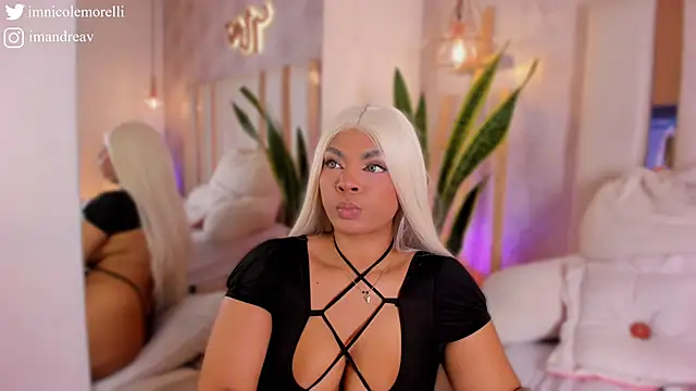 Snapshot of Nicolemorelli2 chatting on November 13, 2025, 11:36 am Nicolemorelli2 online show from November 13, 2025, 11:36 am