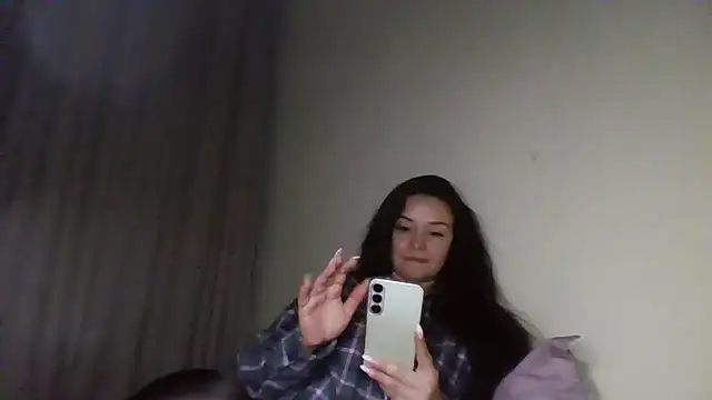 Linusya online show from November 25, 2025, 6:19 pm