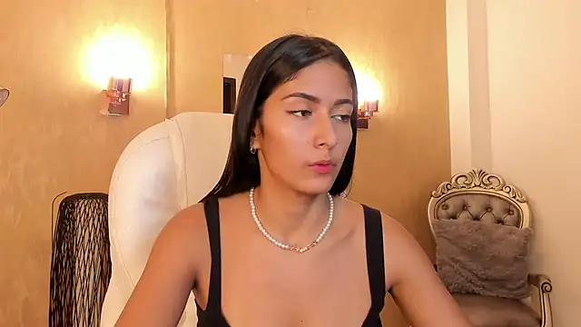 Snapshot of your_khloe chatting on February 18, 2025, 1:55 pm your khloe online show from February 18, 2025, 1:55 pm