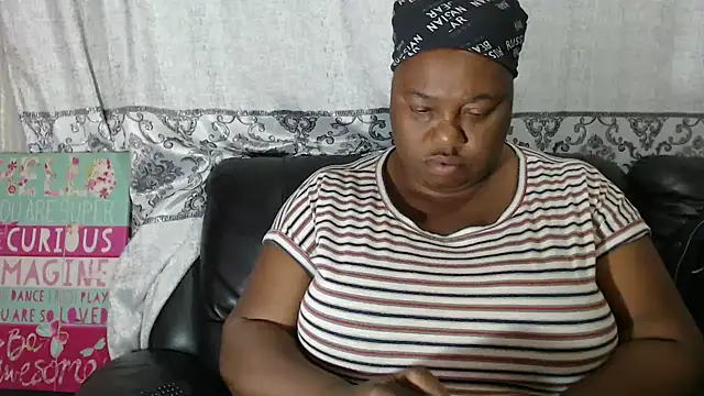 MATUREBUSSTY online show from April 22, 2026, 3:52 pm