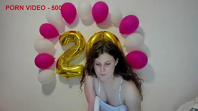 Snapshot of Charlotte_wow chatting on June 15, 2026, 7:35 pm Charlotte wow online show from June 15, 2026, 7:35 pm